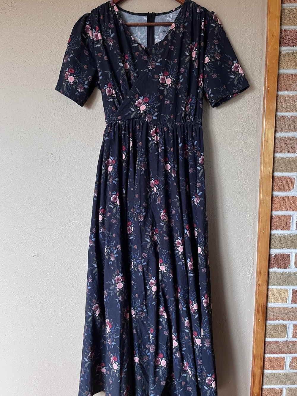 Super Cute Dresses by Ringger brand floral maxi nursing dress v neck modest wrap